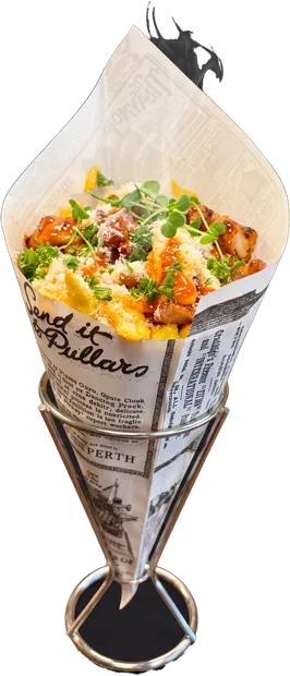 Crazy Chicken — laddade pommes med kyckling, sriracha och mango i strut